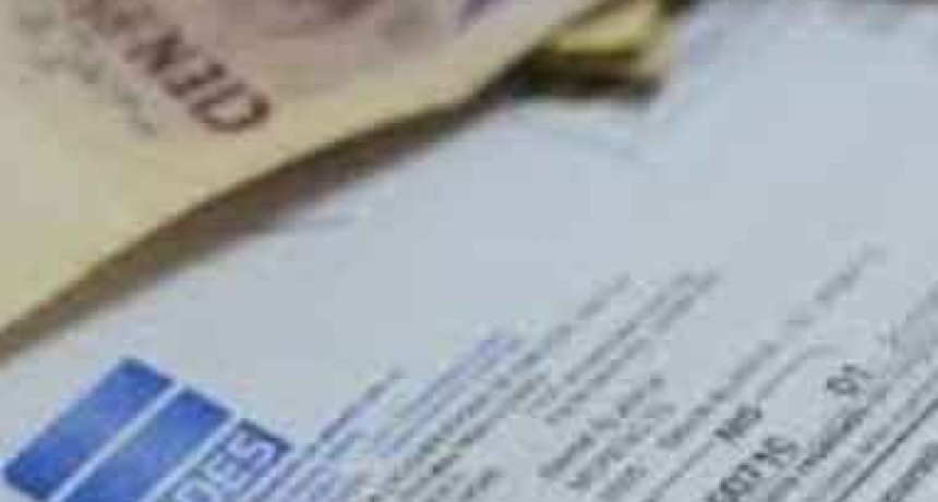 La Defensor&iacute;a fue a la Justicia para que se frene el aumento de la luz