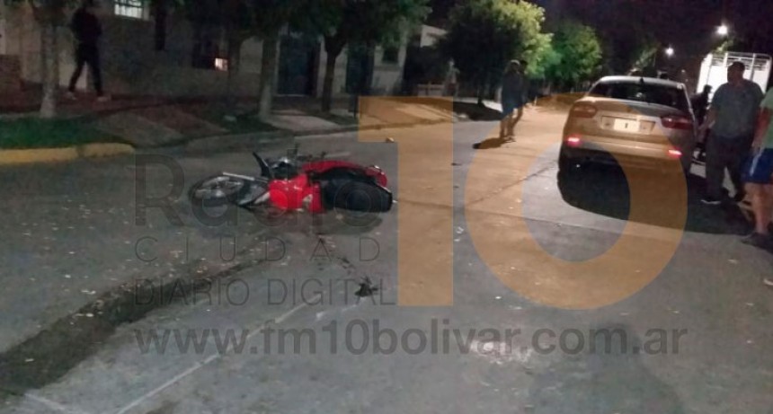 Una mujer fue trasladada hacia el hospital, tras un accidente