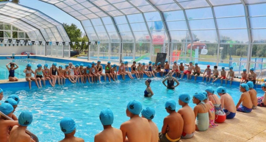 M&aacute;s de 200 ni&ntilde;os y ni&ntilde;as de instituciones educativas rurales disfrutaron del natatorio municipal