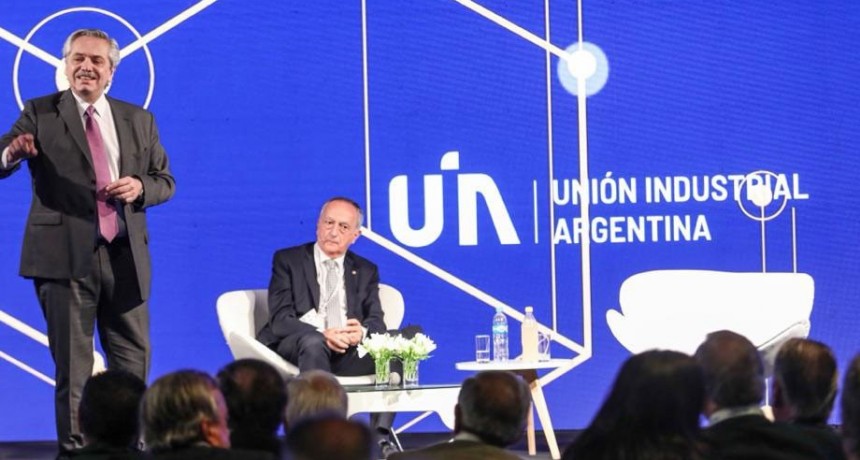 Alberto Fern&aacute;ndez en la UIA: &lsquo;No vamos a premiar a los que especulan, vamos a ayudar a los que producen&rsquo;