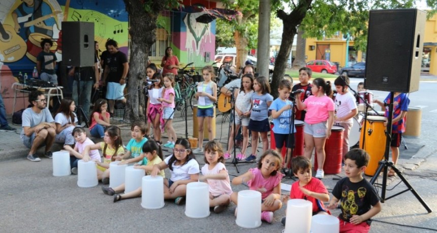 La Escuela de Educaci&oacute;n Est&eacute;tica N&ordm;1 organiz&oacute; una jornada especial para celebrar el D&iacute;a de la M&uacute;sica