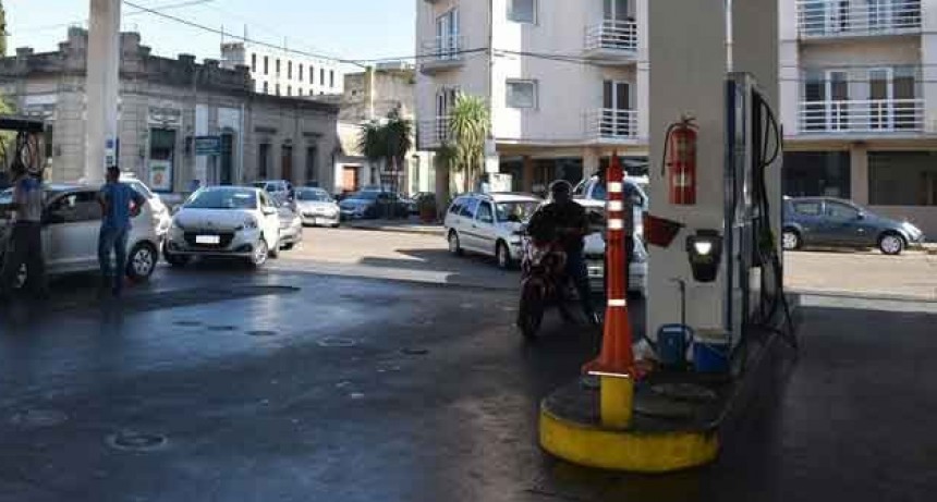El Gobierno oficializ&oacute; la suba de impuestos y este domingo subir&iacute;an las naftas