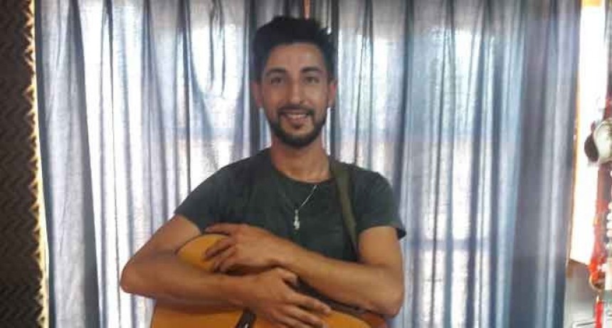 Diego Peris: &lsquo;Vivo escuchando m&uacute;sica, y sigo aprendiendo todos los d&iacute;as, es algo que no se termina nunca&rsquo;