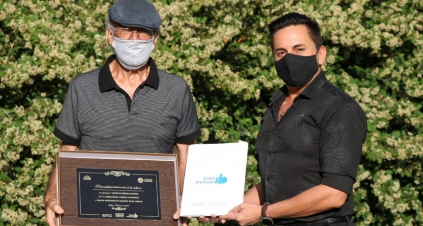 Vicente Pérez Ramos, fue reconocido por la Municipalidad de Bolívar como Personalidad Destacada