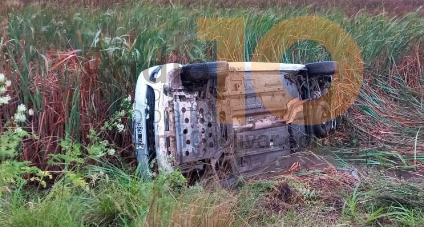 Despiste y vuelco en ruta 65, a pocos metros del acceso a Urdampilleta