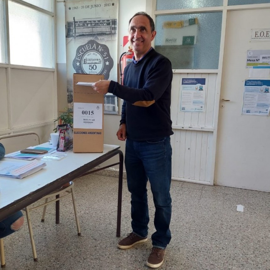 Luciano Carballo votó esta mañana