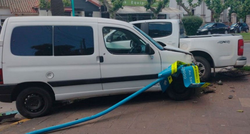 Fuerte impacto en avenida San Martín y calle Viamonte