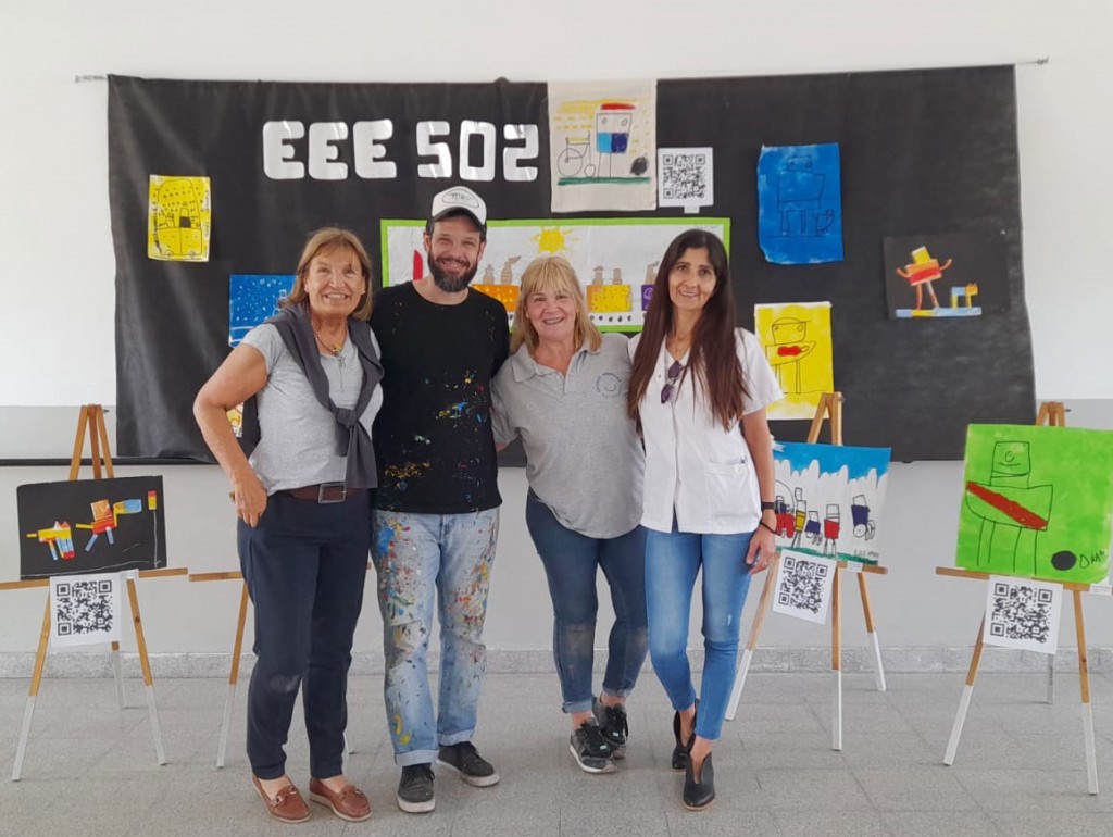 Manuel Paz y Uniendo Sonrisas hicieron realidad un mural en la Escuela de Educación Especial n°502, y ahí estuvo el móvil de Radioshow