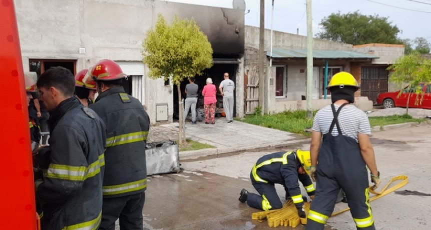 Incendio en una vivienda de Villa Diamante, Sandra Renna habló con la propietaria y Bomberos Voluntarios