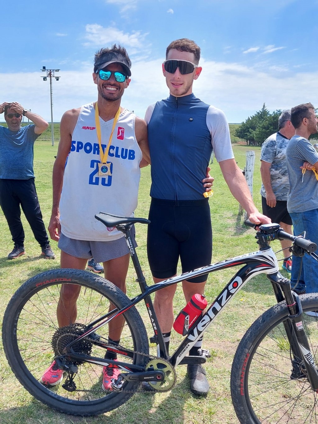 Marcos García: “Muy feliz por lo que pudimos lograr, al principio parecía muy complicado por cómo se fue dando la carrera, pero al poder llegar primero fue una cosa impresionante”