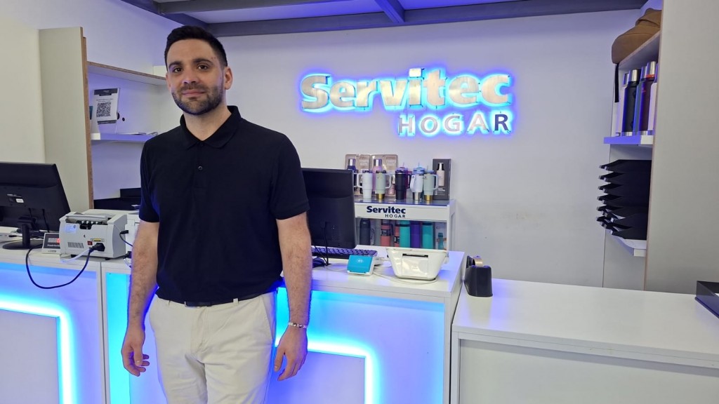 Servitec Hogar comenzó la semana con el Cyber Monday y FM 10 visitó el local 