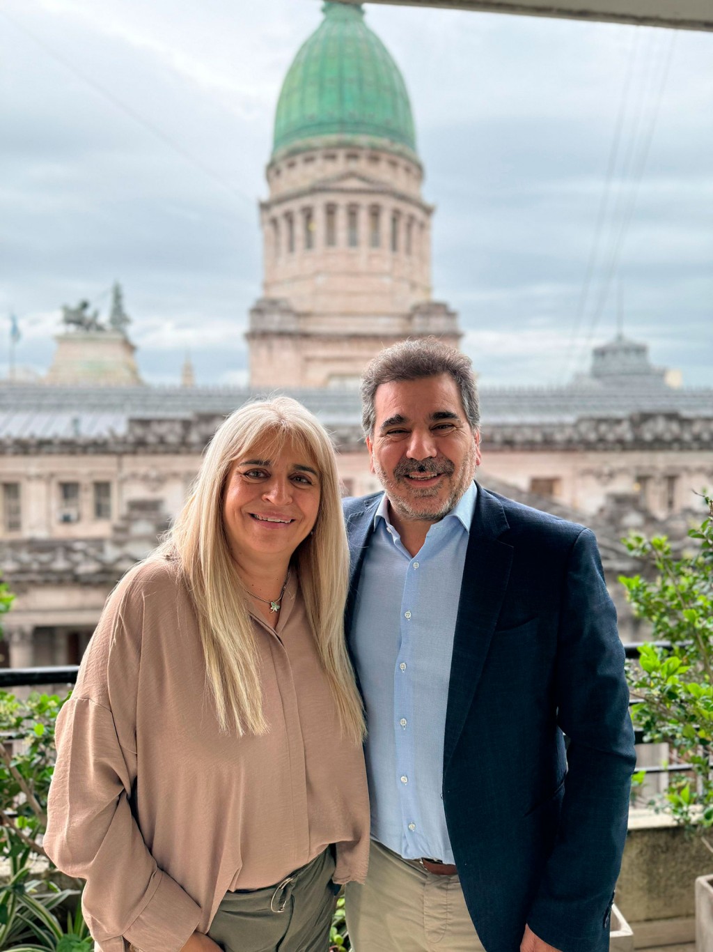 Sandra Santos se reunió con el titular del PRO, Crístian Ritondo