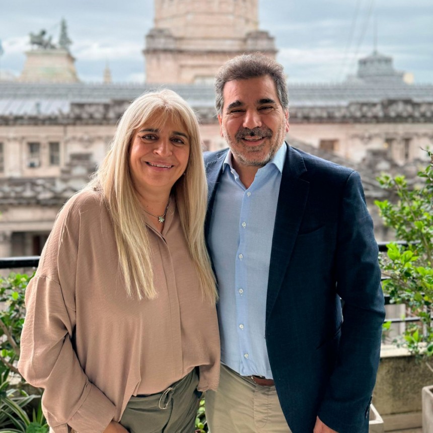 Sandra Santos se reunió con el titular del PRO, Crístian Ritondo