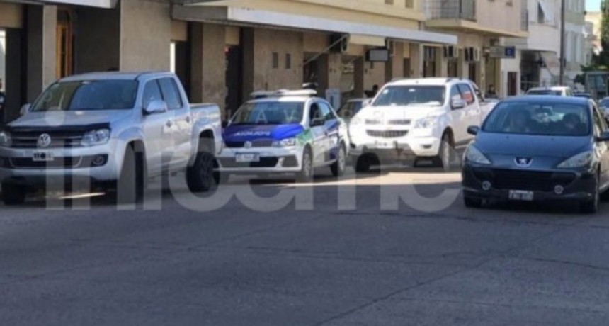 Olavarr&iacute;a: Roban importante suma en d&oacute;lares de una camioneta estacionada en el centro
