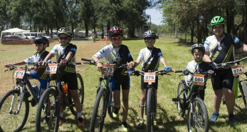 La Escuela de Ciclismo Municipal compiti&oacute; en Venado Tuerto