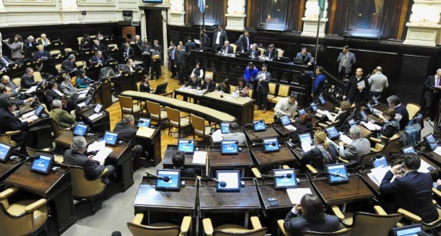 Presupuesto Provincial 2019: Con intendentes peronistas y el massismo como aliados Vidal consigue sanci&oacute;n de leyes claves