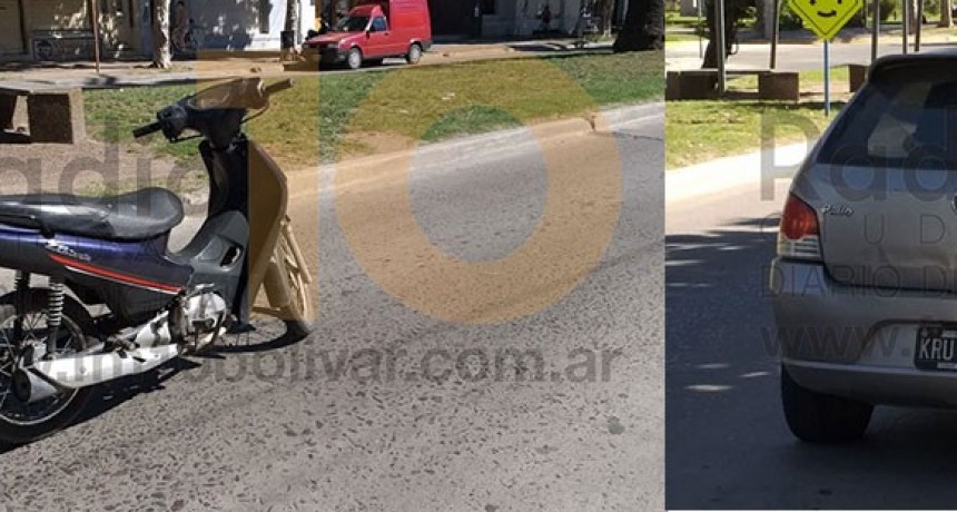 Leve impacto entre un auto y una moto, en avenida Brown