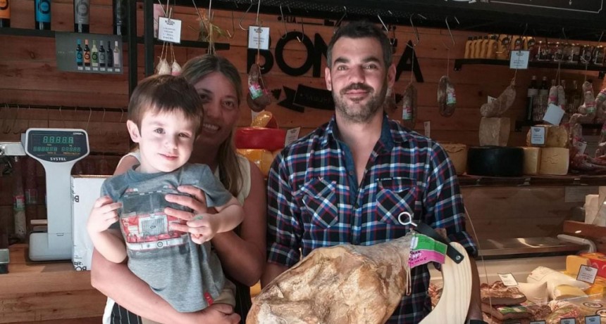 La Boneta entreg&oacute; el premio del jam&oacute;n en su jamonera