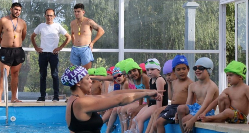 Comenz&oacute; la colonia de verano en el Natatorio Municipal