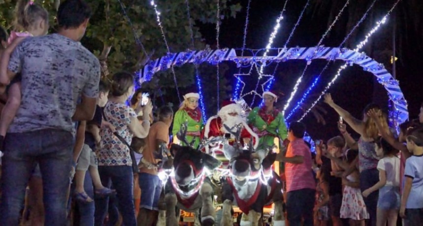 Pap&aacute; Noel lleg&oacute; al Centro C&iacute;vico