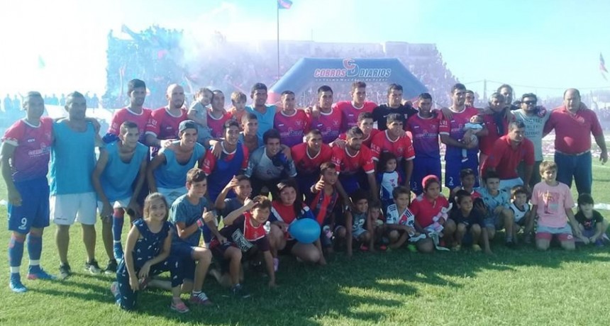 Defensores grit&oacute; campe&oacute;n