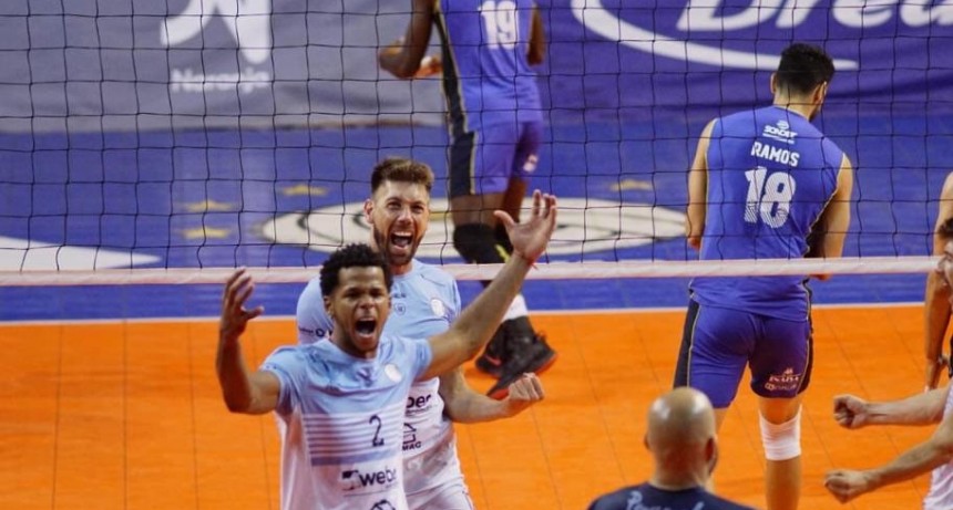 Las &Aacute;guilas consiguieron este s&aacute;bado un resonante triunfo en el cl&aacute;sico del v&oacute;ley nacional