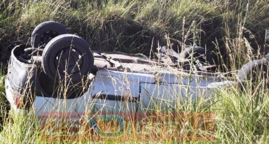 25 de Mayo; Se produjo el vuelco de un autom&oacute;vil en un camino rural 