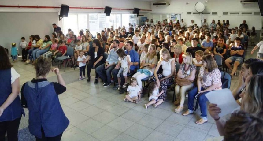 M&aacute;s de 100 ni&ntilde;os/as egresaron de los Jardines Maternales Municipales
