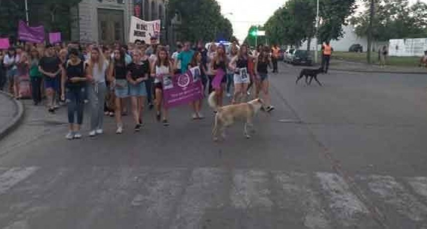 Se llev&oacute; a cabo en Pehuaj&oacute; la segunda marcha por el femicidio de B&aacute;rbara Zabala