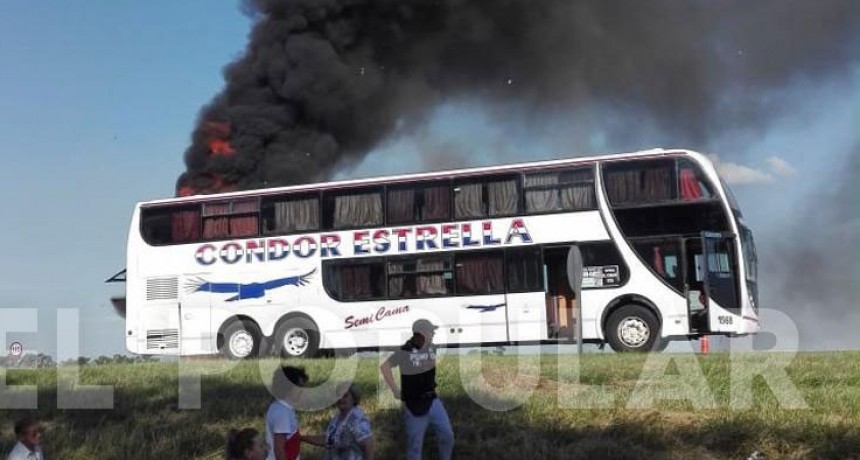 Ca&ntilde;uelas: Tom&oacute; fuego un colectivo que viajaba rumbo a Olavarr&iacute;a
