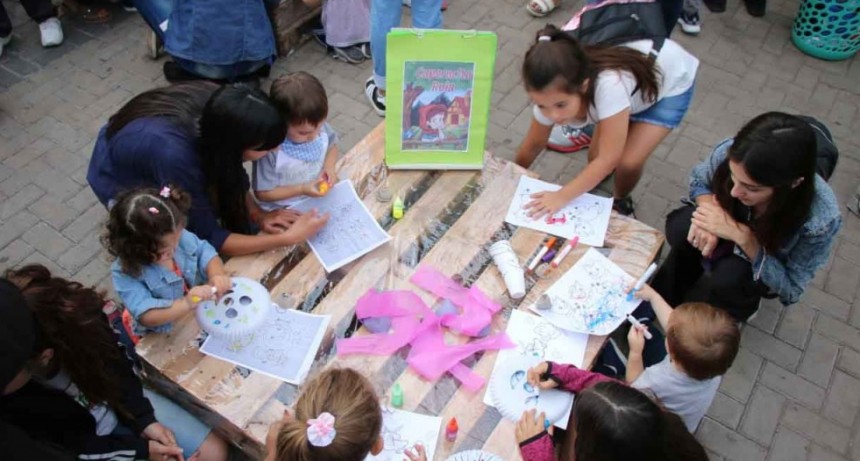 Los jardines municipales cerraron el a&ntilde;o con el tercer festival de la primera infancia