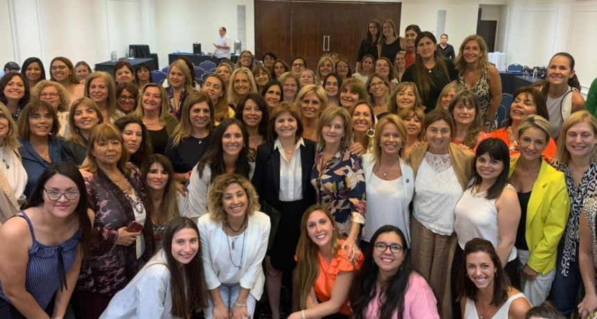 Sandra Santos particip&oacute; del Encuentro Nacional del PRO Mujeres 
