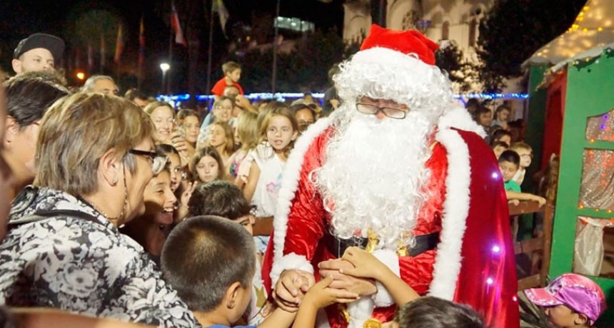 Este Lunes, despu&eacute;s de varios d&iacute;as de trabajo se mostrar&aacute;n los arreglos navide&ntilde;os