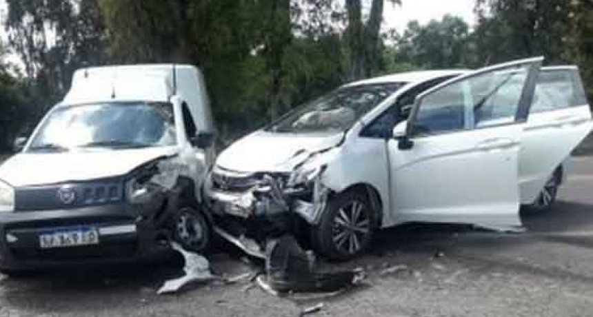 Ruta 3: violento choque frontal en uno de los ingresos a Azul