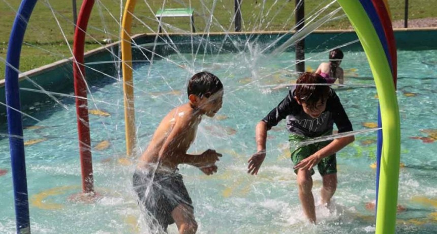 Desde el 2 de enero ni&ntilde;os y ni&ntilde;as de los barrios podr&aacute;n disfrutar del Parque Acu&aacute;tico Municipal