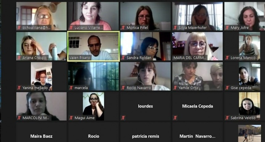 Encuentro de autoridades con egresadas de la Tecnicatura Superior en Enfermer&iacute;a