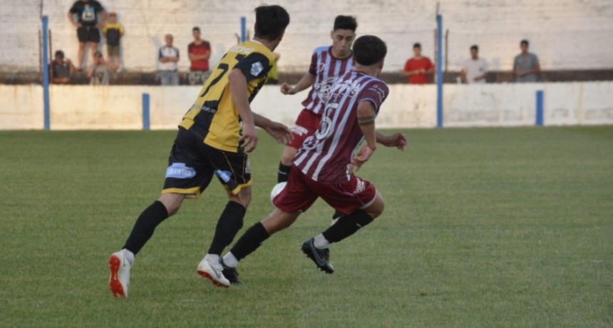Balonpie le arruinó la fiesta a Argentinos en tiempo de descuento, empataron 2 a 2