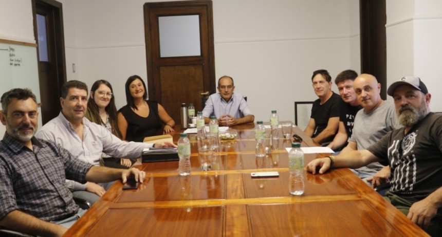 Se firmaron dos boletos de compra-venta de lotes del Parque Industrial