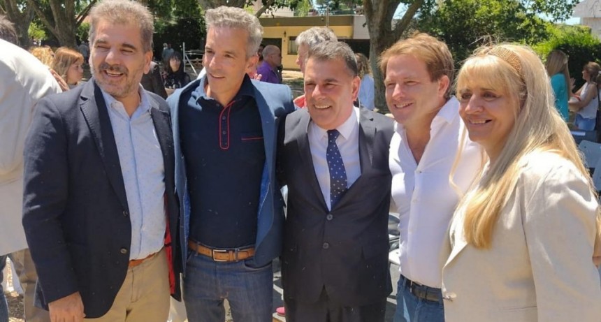 Azul festejó sus 190º Aniversario con espectáculos y figuras políticas: Bolívar acompañó de la mano de Sandra Santos