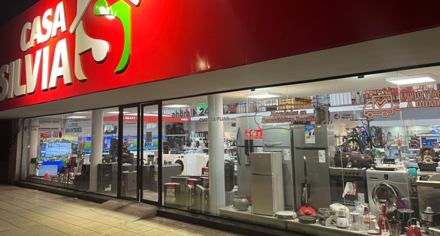 Llegan las ventas de navidad y fin de año y con FM 10 visitamos la sucursal de Casa Silvia, casualmente al cumplir un año en Bolívar
