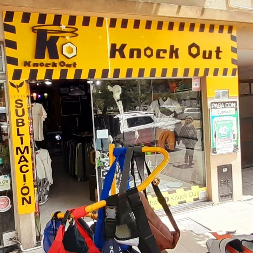  Visitamos el local de Knock Out, local de venta de indumentaria para todas las edades y toda la familia, y Marcela Sánchez nos contó las novedades para navidad y fin de año