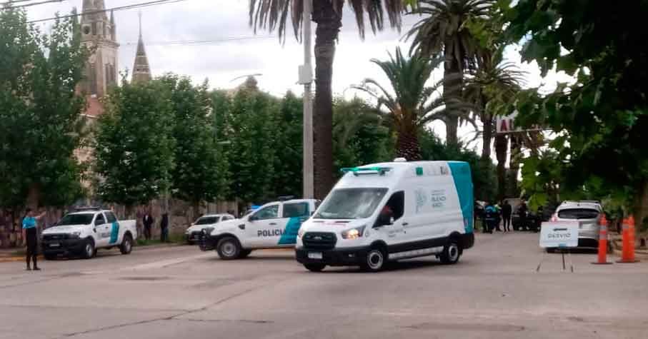 Una joven motociclista fue hospitalizada con criterio preventivo, tras un impacto con un vehículo