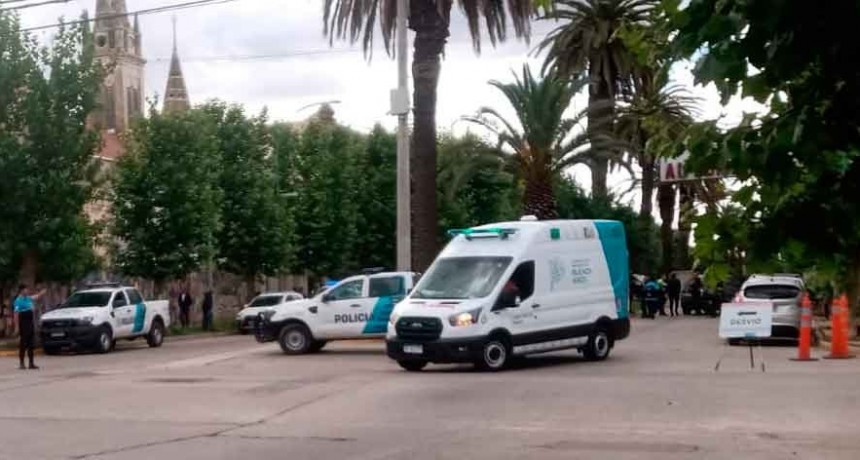 Una joven motociclista fue hospitalizada con criterio preventivo, tras un impacto con un vehículo